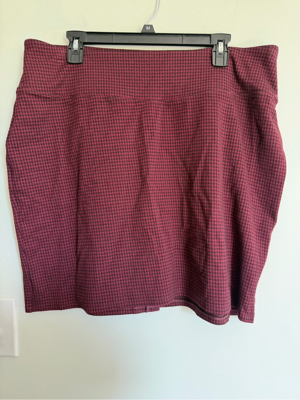 J. Jill Women's Burgundy Houndstooth Pencil Skirt